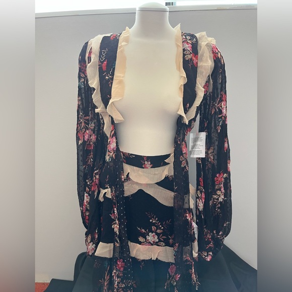 Matching top and bottom ruffle set - Picture 6 of 7